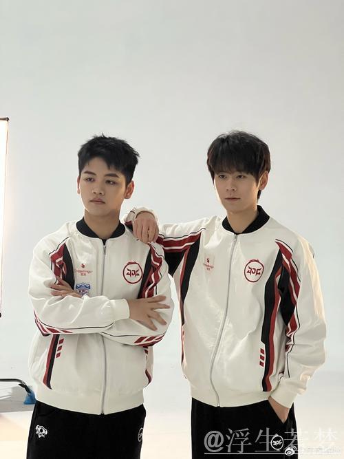 JDG官媒分享队员日常：陪兄弟们赏北京初雪